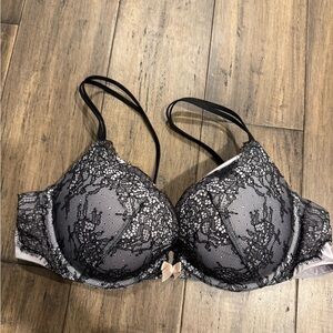 Victoria's Secret Black and Gray Lace Bra